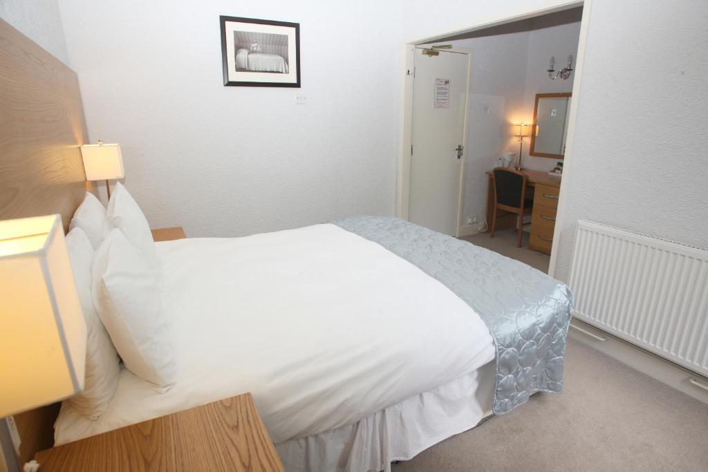 Cliff Lawn Hotel Leeds  Zimmer foto